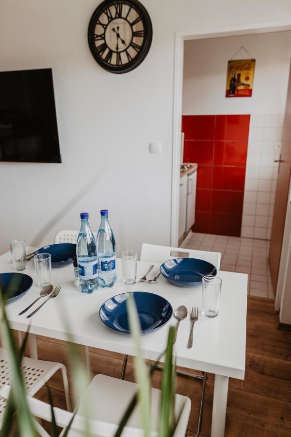 Sk - Red Apartment